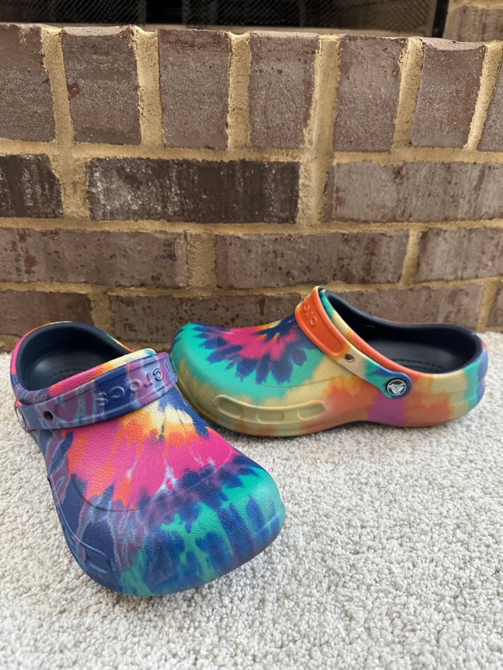 Crocs Bistro Graphic Slip Resistant Tie Dye Work Clogs